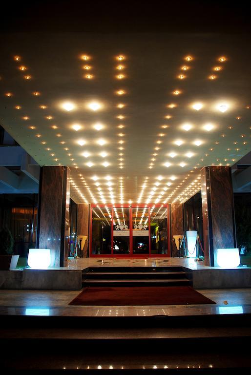 Hotel Prahova Plaza Ploeszti Zewnętrze zdjęcie