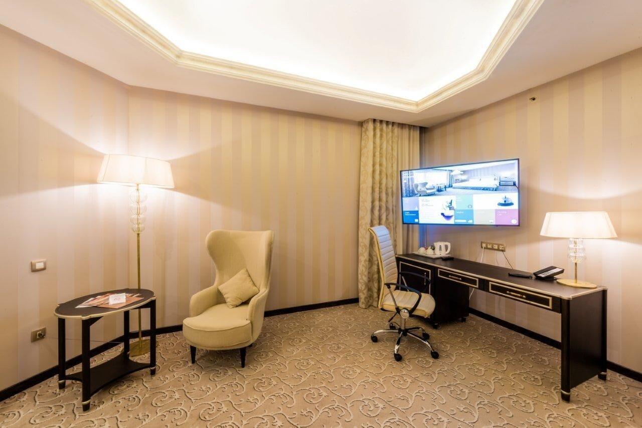Hotel Prahova Plaza Ploeszti Zewnętrze zdjęcie
