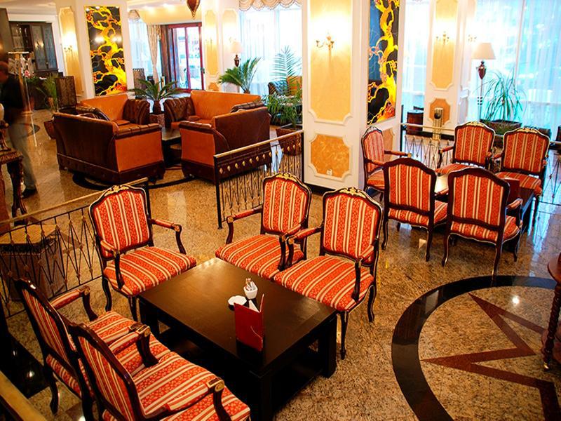 Hotel Prahova Plaza Ploeszti Zewnętrze zdjęcie