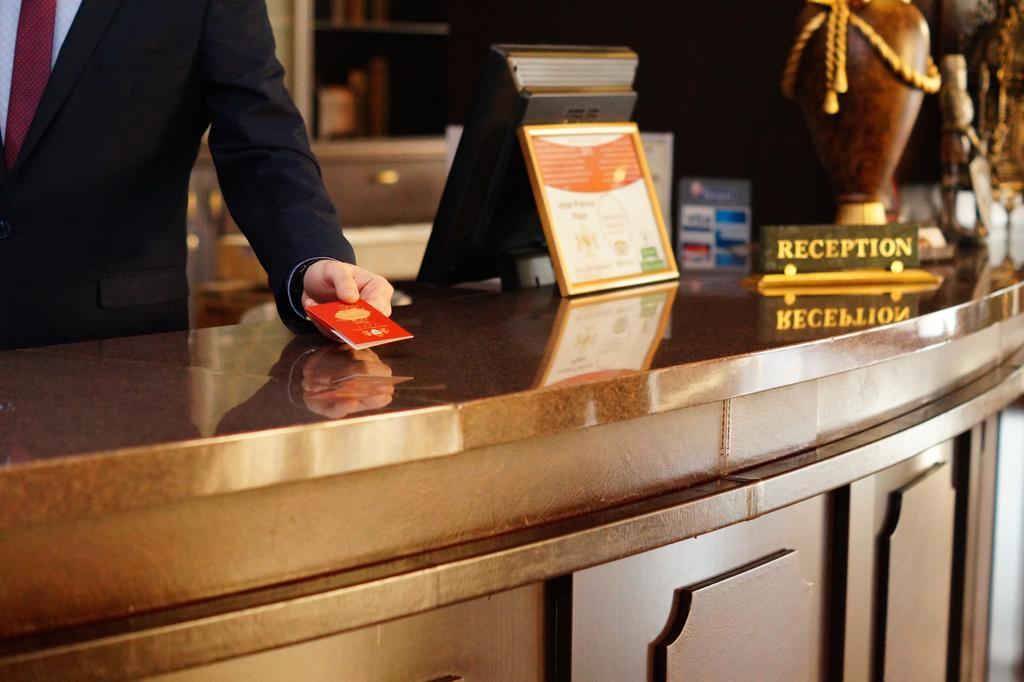 Hotel Prahova Plaza Ploeszti Zewnętrze zdjęcie