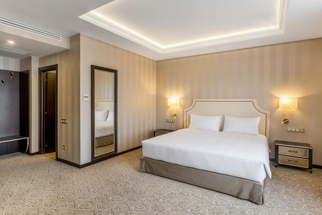 Hotel Prahova Plaza Ploeszti Zewnętrze zdjęcie