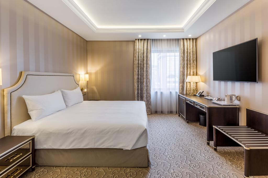 Hotel Prahova Plaza Ploeszti Zewnętrze zdjęcie