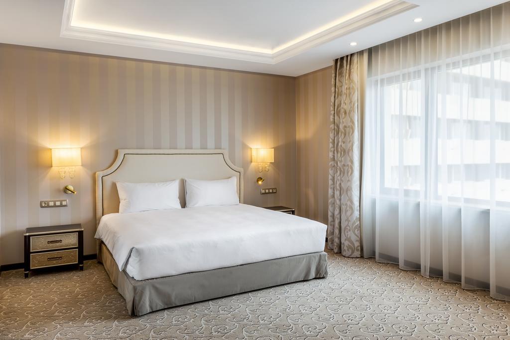 Hotel Prahova Plaza Ploeszti Zewnętrze zdjęcie