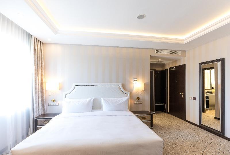 Hotel Prahova Plaza Ploeszti Zewnętrze zdjęcie