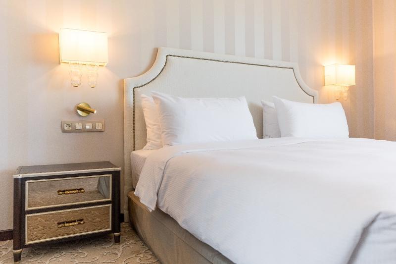 Hotel Prahova Plaza Ploeszti Zewnętrze zdjęcie