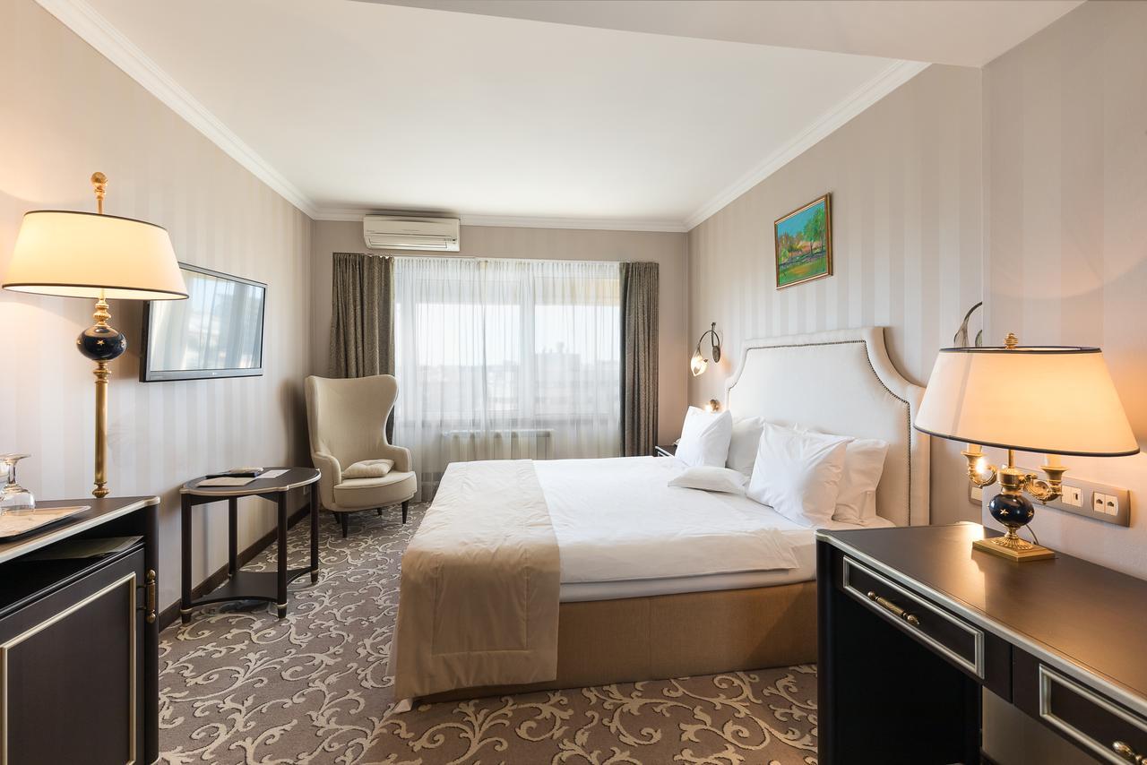 Hotel Prahova Plaza Ploeszti Zewnętrze zdjęcie