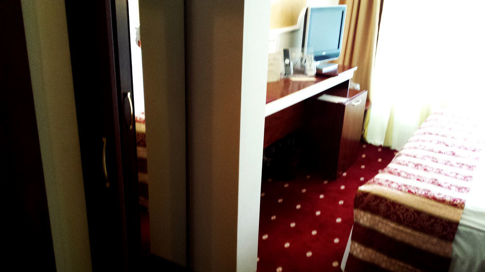 Hotel Prahova Plaza Ploeszti Zewnętrze zdjęcie